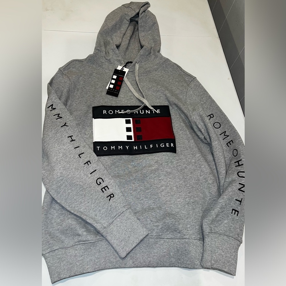 Tommy Hilfiger Gray Logo Hoodie